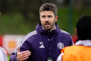 体育直播-太阳报：曼市德比首发泄露，曼联已展开内部调查